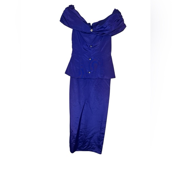 💙 Elegant Vintage Off-Shoulder Blue Evening Gown Satin Peplum Dress Sz M 💙 - Picture 1 of 5